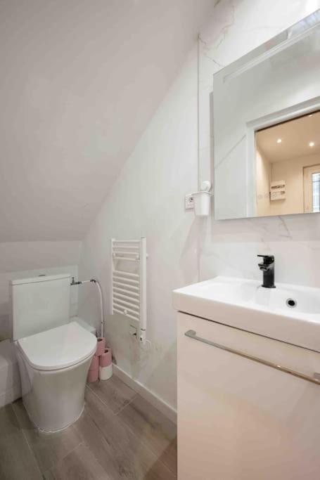 Charming In The Center Of Apartment *